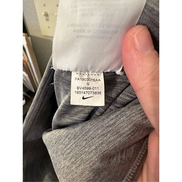 Nike One Women’s Dri-Fit 7/8 Colorblock Leggings Size Small BV4599-011 - Picture 8 of 8